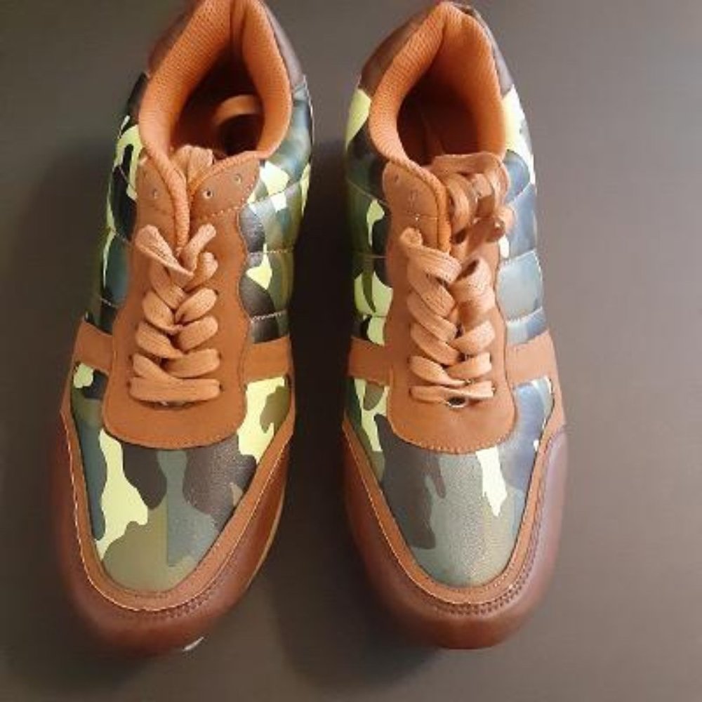 Dollhouse Camo Sneakers Tan Brown Magenta Heel FUN